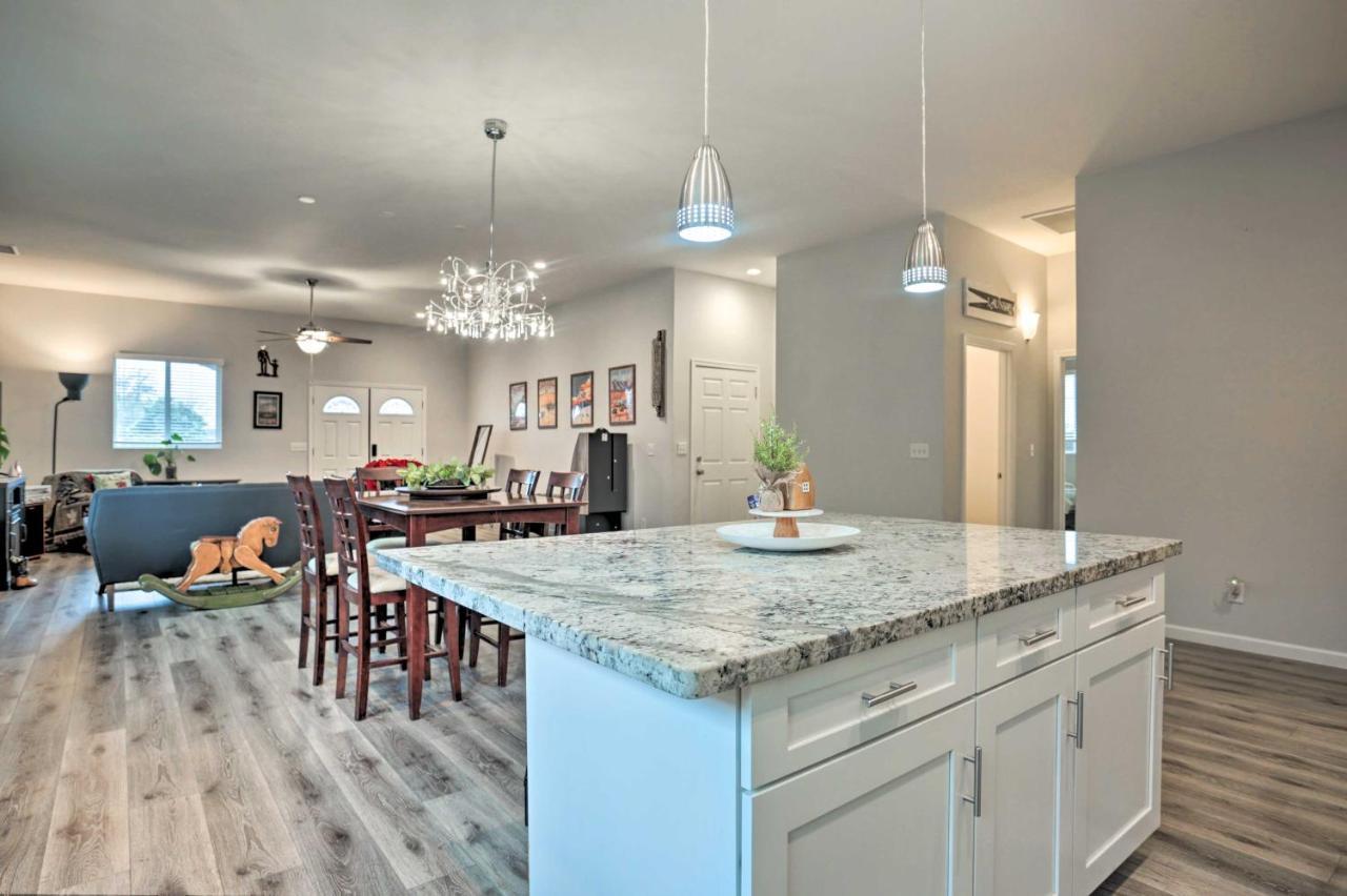 Stunning Clovis Home About 1 Mile To Old Town! Экстерьер фото